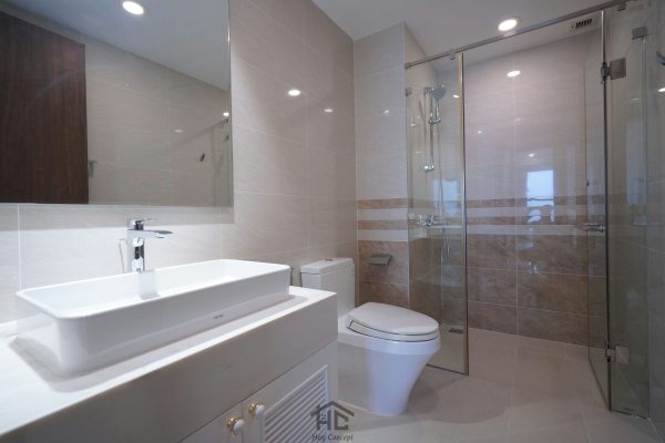 thuc te thiet ke thi cong noi that can ho Saigon Royal MrVan phong toilet nho