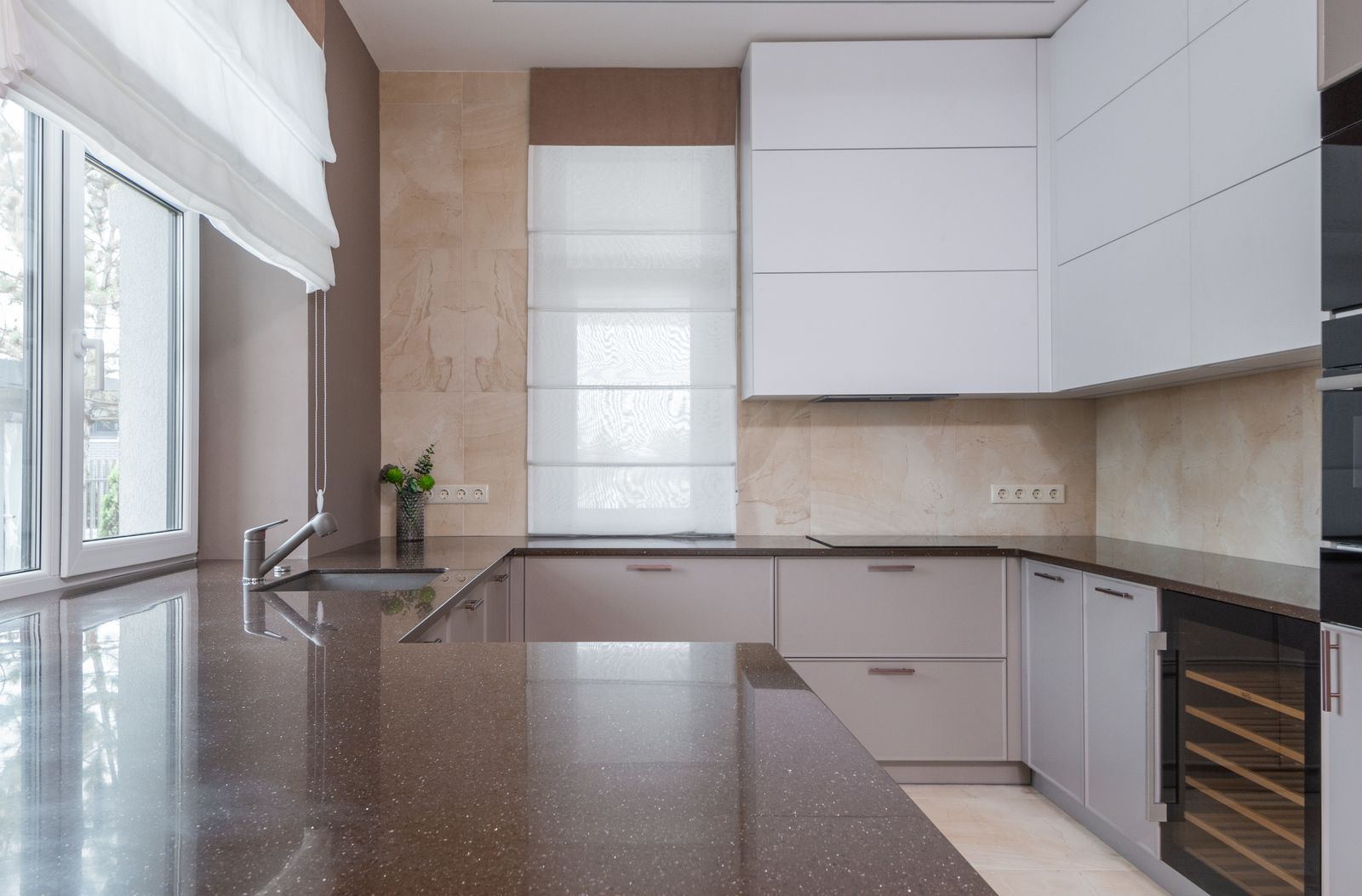 Vật liệu nội thất căn hộ: chọn sao cho bền và hợp ngân sách 1 Xưởng sản xuất nội thất - Ảnh minh họa